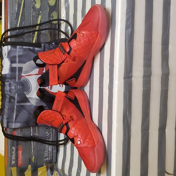 Air Jordan XXXIII - Picture 2 of 4